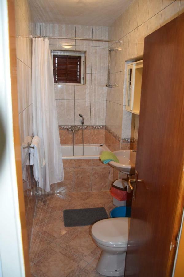 Apartman Linda Baška Voda Esterno foto