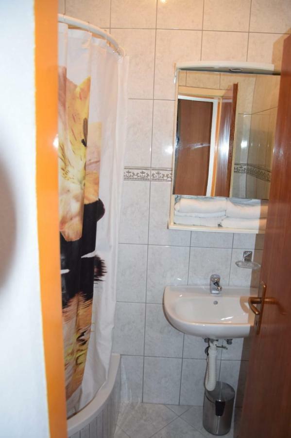 Apartman Linda Baška Voda Esterno foto