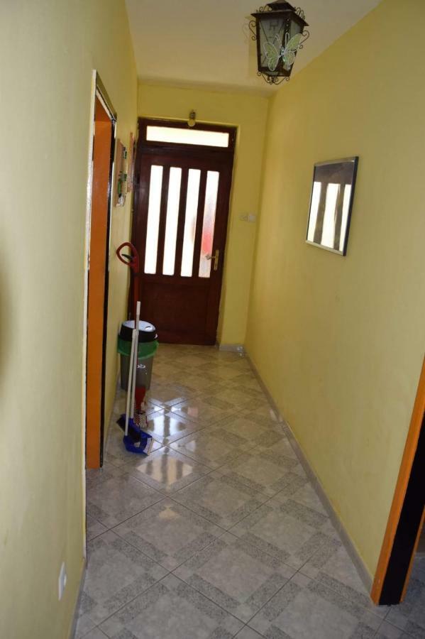 Apartman Linda Baška Voda Esterno foto